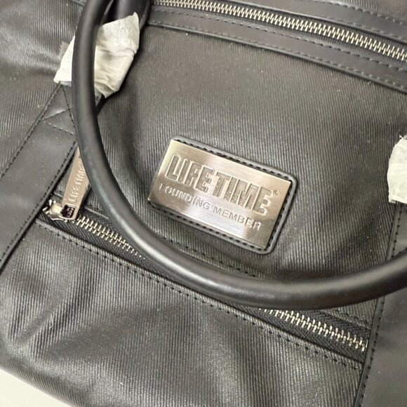 New LIFETIME Fitness Weekend Duffle Bag Black - Picture 2 of 4